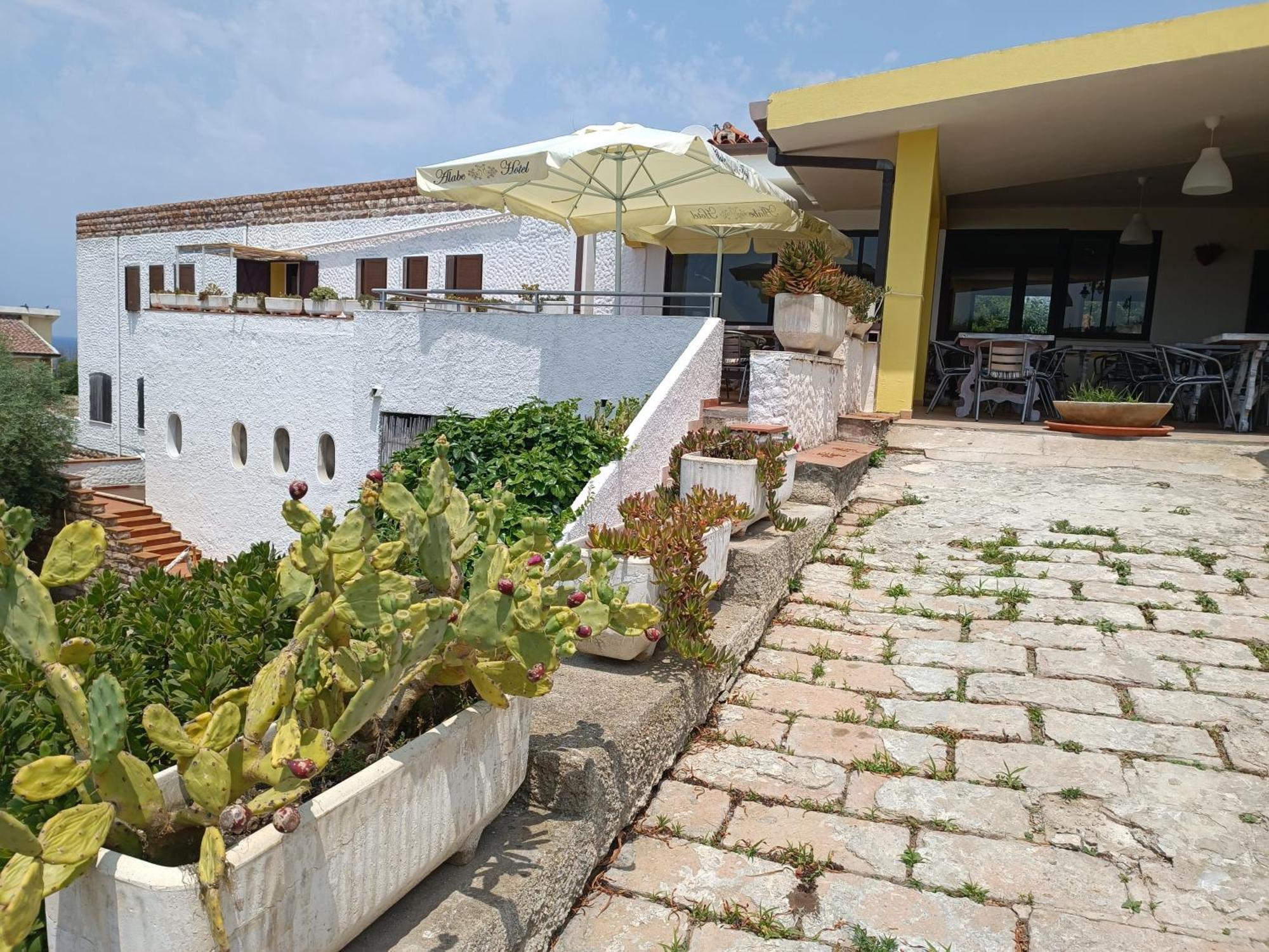 Alabe Hotel Marina Di Tresnuraghes المظهر الخارجي الصورة